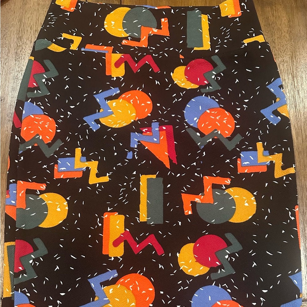 Lularoe Cassie Pencil Skirt size S (6-8)
Colorful Geometric Print Skirt